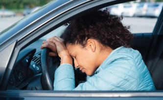 Mal d'auto, mal di mare e mal d'aereo: come prevenirli in viaggio