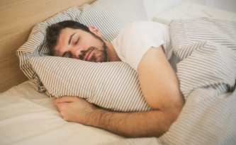Consigli per dormire bene durante l’estate