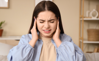 Otite del nuotatore: come prevenirla durante l'estate 